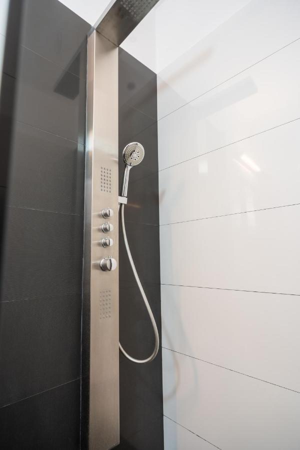Cozy & Spacious Flat Near Victoriei Square Bucureşti Eksteriør bilde