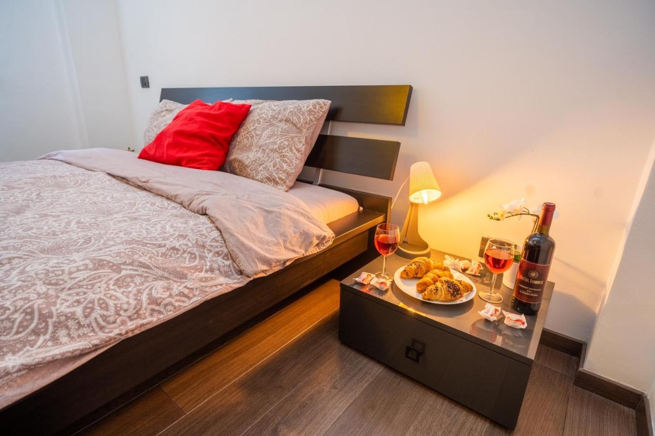 Cozy & Spacious Flat Near Victoriei Square Bucureşti Eksteriør bilde