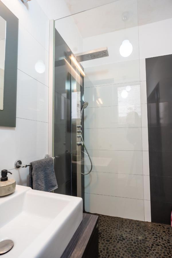 Cozy & Spacious Flat Near Victoriei Square Bucureşti Eksteriør bilde