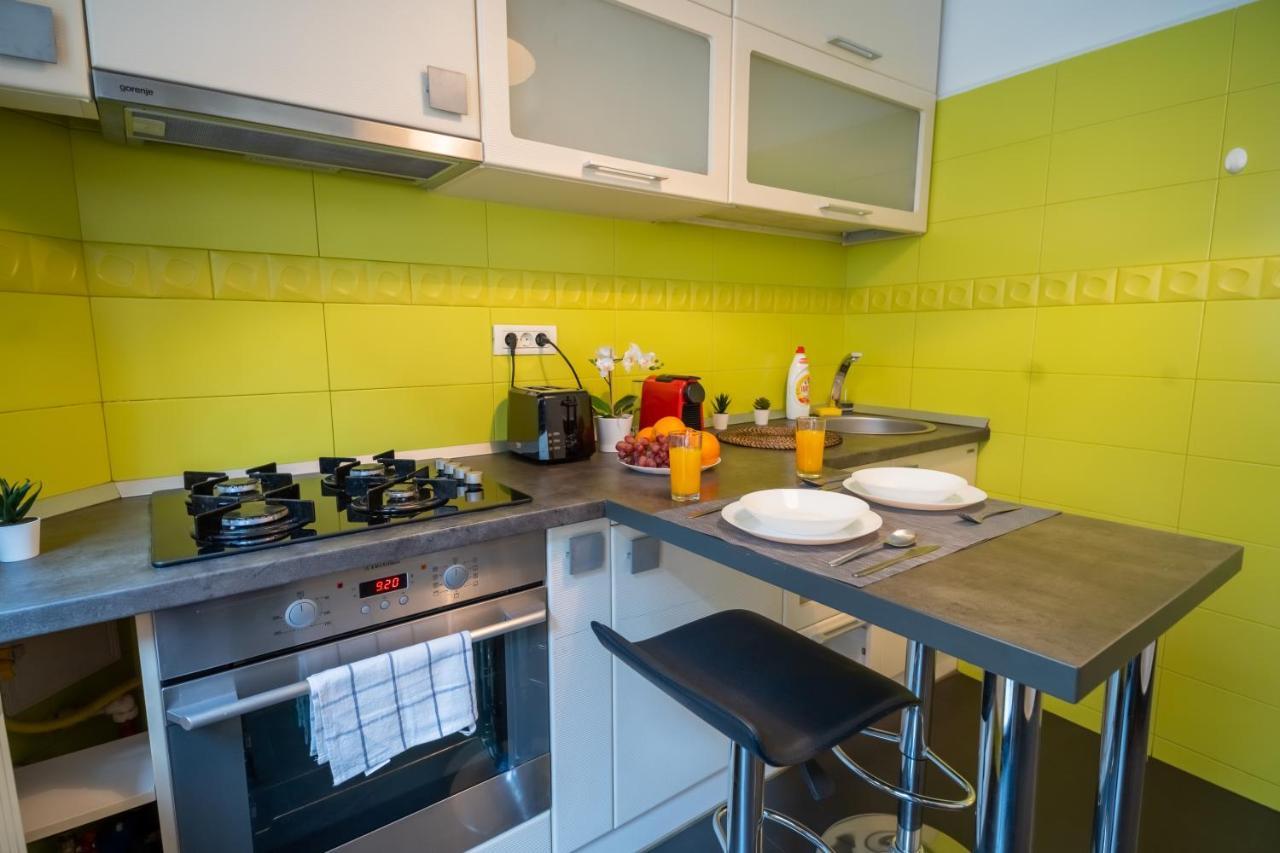 Cozy & Spacious Flat Near Victoriei Square Bucureşti Eksteriør bilde